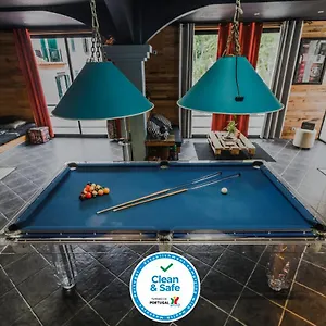 Apartament The Modern & Recycled House, Machico (Madeira)